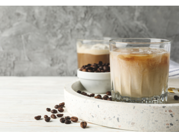 Pasigaminkite šaltą lazdyno riešutų skonio kavą namuose: gaivus gėrimas vasarai